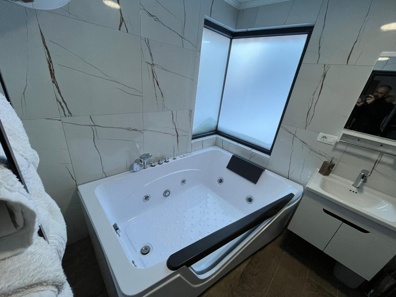 Bujtinat Lisa Apartment Boge Luaran gambar